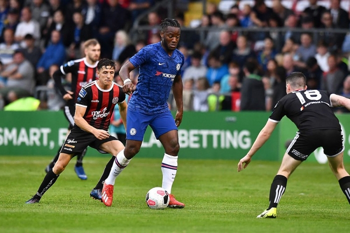 chelsea bi cam hoa dang tiec trong ngay ra mat hlv lampard