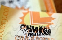 nu phi cong goc viet dat muc tieu mot minh bay vong quanh the gioi