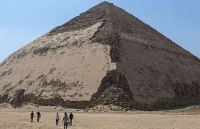 Lần đầu tiên sau hơn nửa thế kỷ, Ai Cập mở cửa 2 kim tự tháp cổ cho khách tham quan