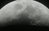 mat trang nhieu tuoi hon so voi chung ta tuong