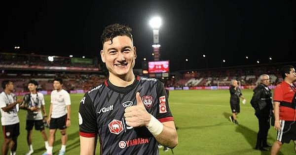 thi dau xuat sac van lam lot vao doi hinh tieu bieu o thai league