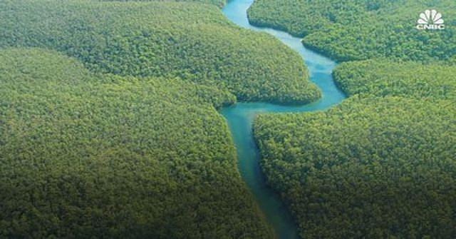 chang thanh nien cua bo toc awa gay sot voi ve ngoai dien trai