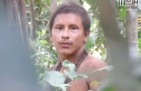 Chàng thanh niên của bộ tộc Awa gây sốt với vẻ ngoài điển trai