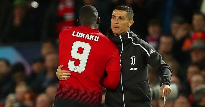 cronaldo dong y juventus dua ra loi de nghi khung vu lukaku