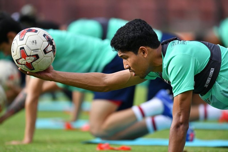 dang van lam luyen cong quyet doi suat bat chinh o muangthong utd