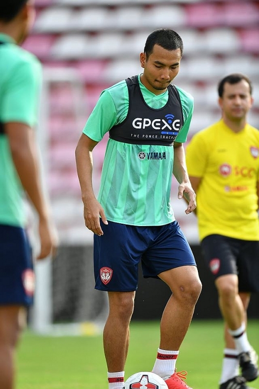 dang van lam luyen cong quyet doi suat bat chinh o muangthong utd