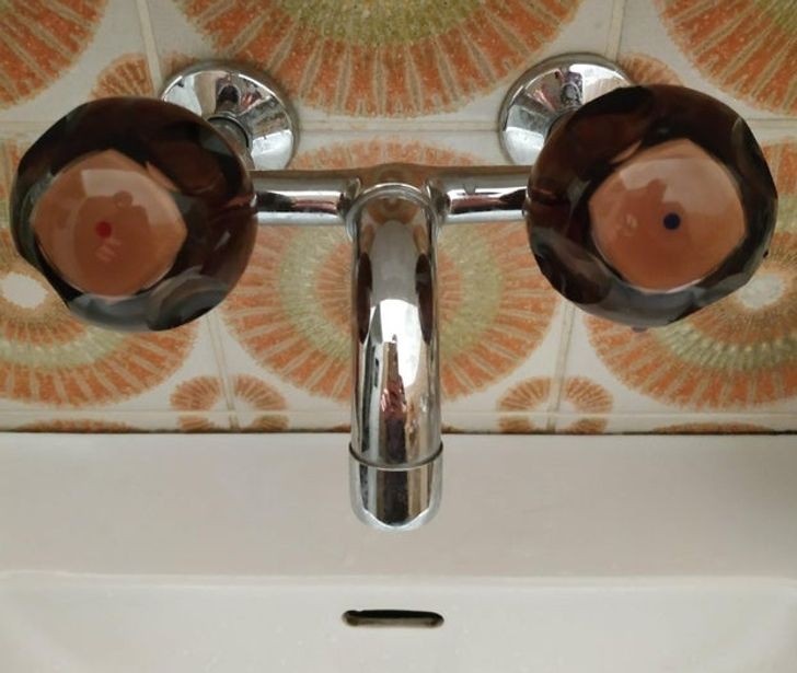 khoanh khac nhung do vat vo tri ngo nhu co cam xuc