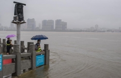 Trung Quốc: Vũ Hán nâng cảnh báo mưa lũ lên cấp 2