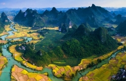 Báo nước ngoài bình chọn Non nước Cao Bằng lọt Top 50 điểm đến có tầm nhìn đẹp nhất thế giới