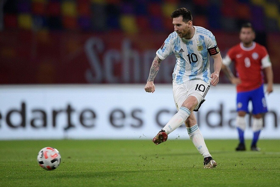 Cập nhật tin chuyển nhượng cầu thủ: Messi thành tự do;