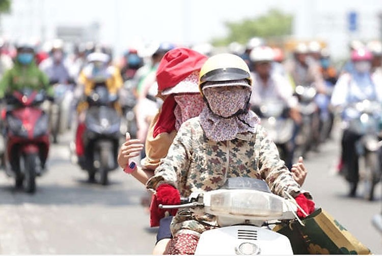 Dự báo thời tiết đêm nay và ngày mai (2-3/7): Cả nước chiều tối, đêm mưa dông vài nơi; Đông Bắc Bộ và miền Trung nắng nóng đặc biệt gay gắt