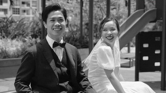 Cầu thủ Công Phượng cùng vợ sắp đón con đầu lòng và hướng tới chức vô địch V-League 2021