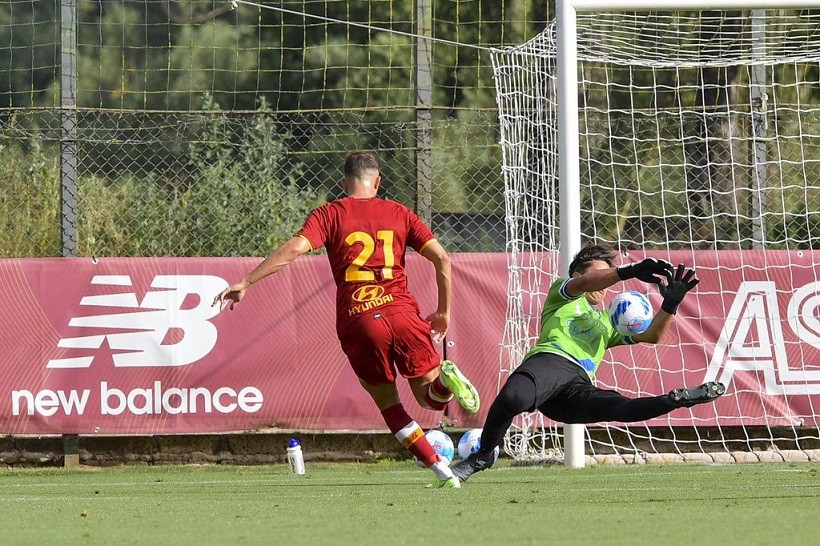 HLV Jose Mourinho có chiến thắng 10-0, trận ra mắt AS Roma