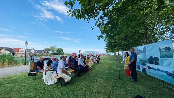Triển lãm ảnh quảng bá về Việt Nam tại thành phố Fonyód, Hungary