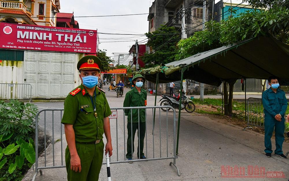 Covid-19 tại Việt Nam: Hà Nội, Quảng Bình liên tiếp ghi nhận các ca ngoài cộng đồng