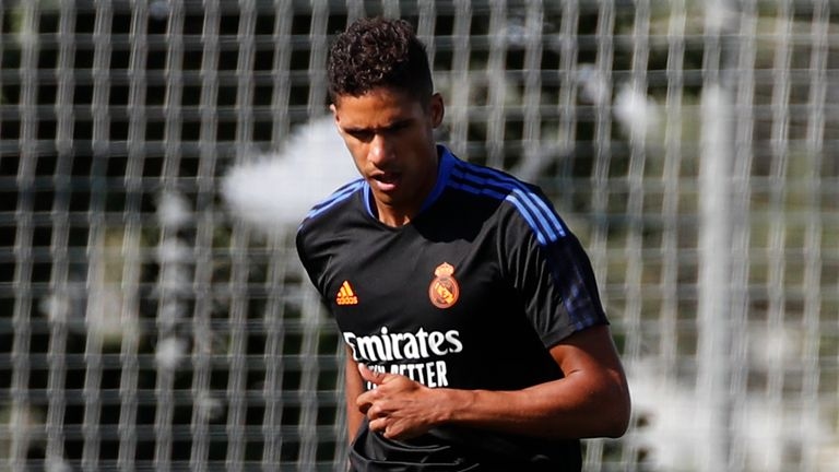 Chuyển nhượng cầu thủ Man Utd: Raphael Varane nghiên cứu kỹ hàng thủ trước ngày ra mắt chính thức