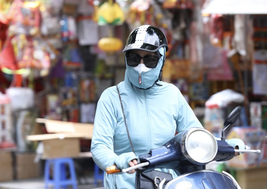 Dự báo thời tiết đêm nay và ngày mai (18-19/7): Hà Nội, Bắc Bộ, Bắc Trung Bộ nắng nóng gay gắt; Tây Bắc, Tây Nguyên, Nam Bộ chiều tối mưa to cục bộ Dự báo thời tiết đêm nay và ngày mai (18-19/7): Hà Nội, Bắc Bộ, Bắc Trung Bộ nắng nóng gay gắt; Tây Bắc, Tây Nguyên, Nam Bộ chiều tối mưa to cục bộ