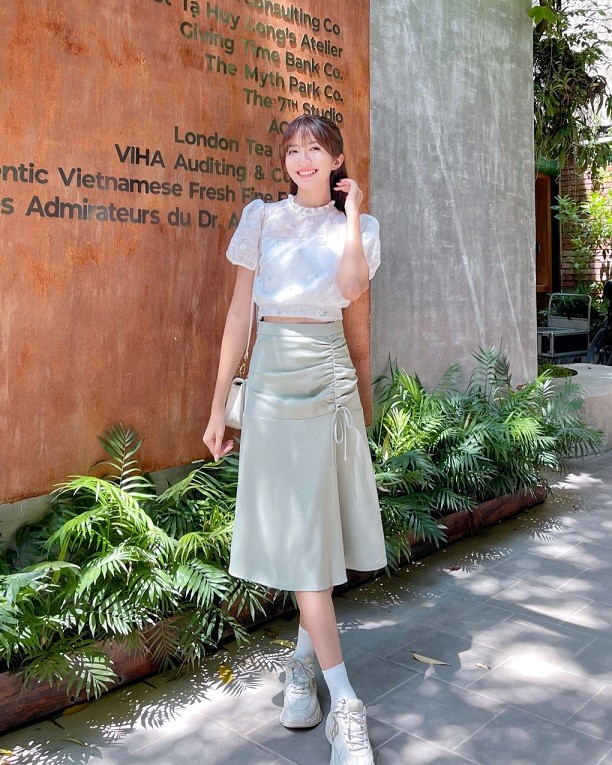 Thương ngày nắng về: Thời trang sinh viên của cô út Vân Vân