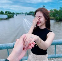 Ca sĩ Jang Mi được bạn trai cầu hôn