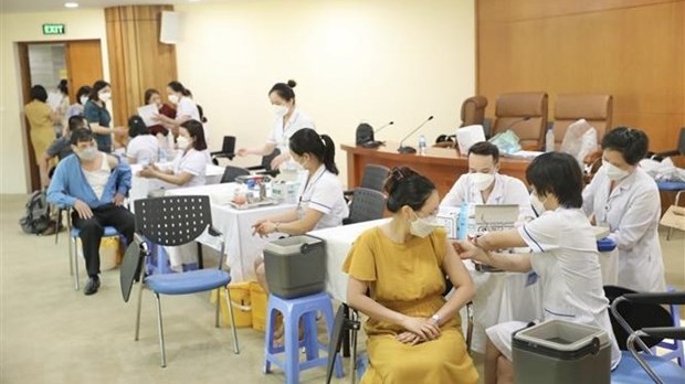 covid19 ngay 77 hon 900 f0 moi 8562 ca khoi benh so benh nhan nang tang