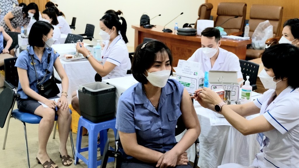 covid19 ngay 117 568 ca mac moi khong co benh nhan tu vong va 6157 ca khoi benh