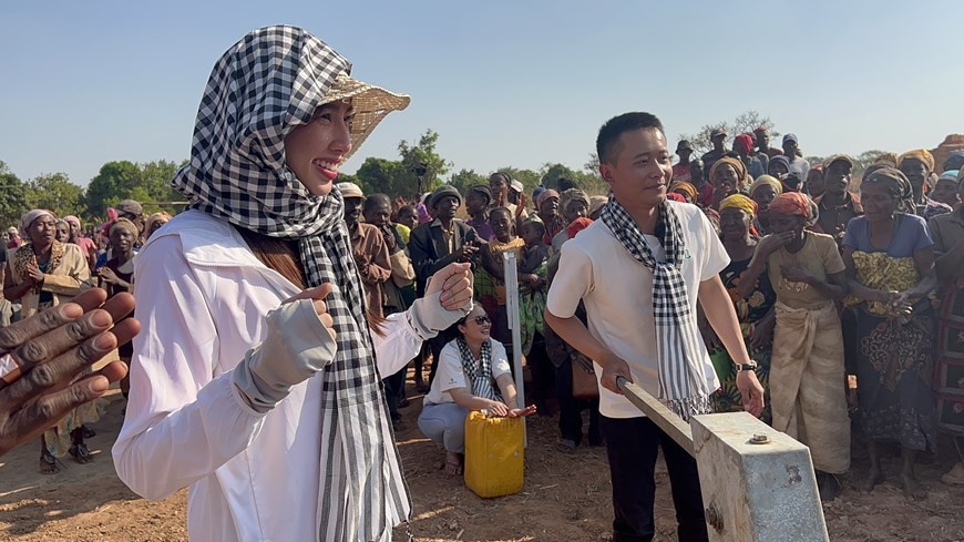 Hoa hậu Thùy Tiên