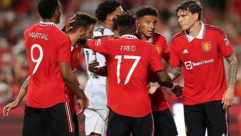 Man Utd có chiến thắng đậm nhưng HLV Ten Hag chưa yên tâm vì Liverpool có thể chơi bóng với đội hình không phải là mạnh nhất. (Nguồn: Sky News)