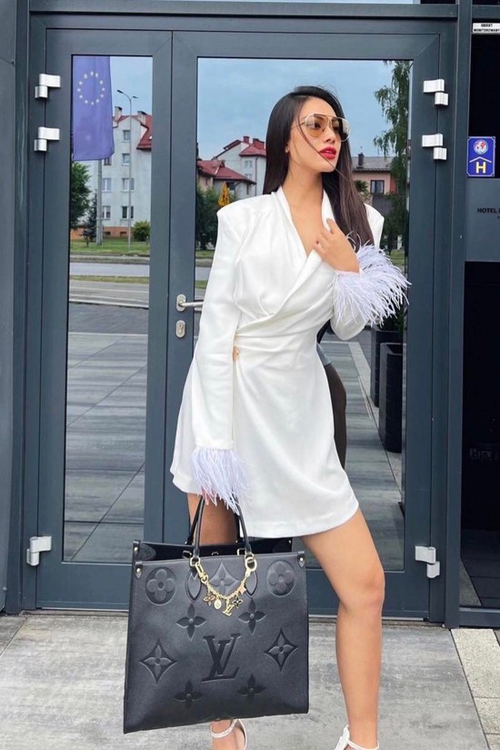 Miss Supranational 2022: Á hậu Kim Duyên diện váy đầm gợi cảm dạo phố Ba Lan Miss Supranational 2022: Á hậu Kim Duyên diện váy đầm gợi cảm dạo phố Ba Lan