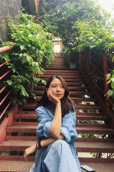 Trên mạng xã hội, Hoa Đan thể hiện đời sống sôi nổi, giàu năng lượng tích cực. Cô thích để mặt mộc hoặc trang điểm nhẹ trong các bức ảnh đời thường. Đôi lúc, cô đăng vài tấm hình tự 'dìm hàng' bản thân. Cô có thiên hướng sống gần thiên nhiên, thích đi phượt bằng xe máy. Trên mạng xã hội, Hoa Đan thể hiện đời sống sôi nổi, giàu năng lượng tích cực. Cô thích để mặt mộc hoặc trang điểm nhẹ trong các bức ảnh đời thường. Đôi lúc, cô đăng vài tấm hình tự 'dìm hàng' bản thân. Cô có thiên hướng sống gần thiên nhiên, thích đi phượt bằng xe máy.