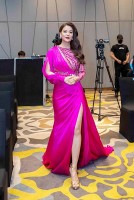 Trương Ngọc Ánh đa dạng phong cách thời trang khi đi sự kiện