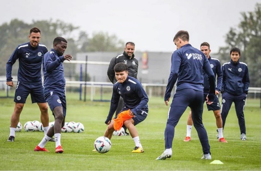 Quang Hải nỗ lực thích nghi với đội bóng mới Pau FC Quang Hải nỗ lực thích nghi với đội bóng mới Pau FC