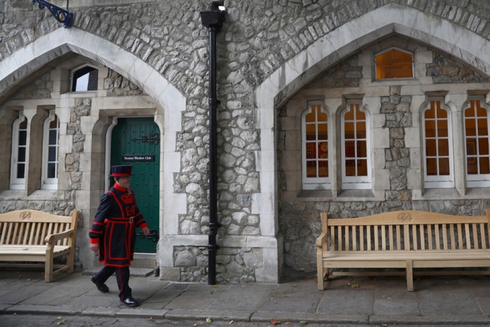 kham pha quay bar co kinh danh rieng cho ve binh thap london