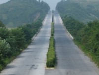 Lạ lùng đường cao tốc vắng tanh ở Triều Tiên
