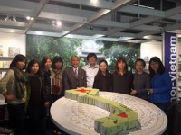 canh dong bat tan va nguyen ngoc tu duoc vinh danh o duc