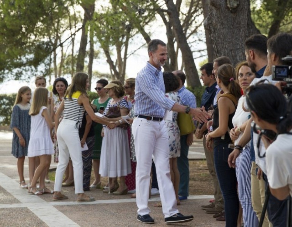 nhung khoanh khac hanh phuc cua gia dinh hoang gia tay ban nha