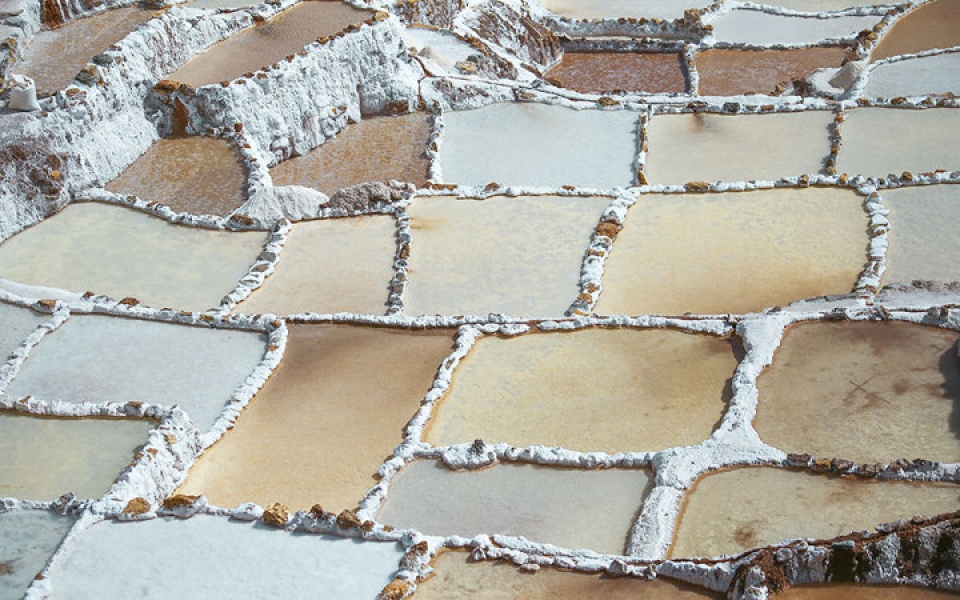 kho tin canh dong muoi tren dinh nui 3000 m o peru