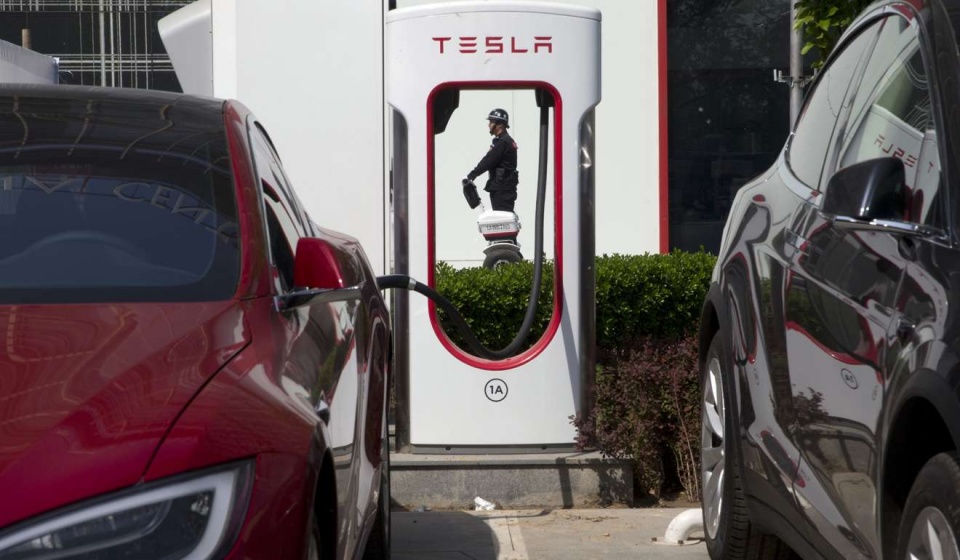 Người Trung Quốc ngày càng chuộng ôtô chạy điện nguoi trung quoc ngay cang chuong oto chay dien