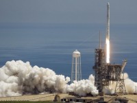 spacex thuc hien chuyen bay thu 14 dua hang hoa len iss