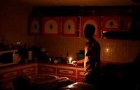 Venezuela vật vã với tình trạng thiếu điện thắp sáng và chống nóng