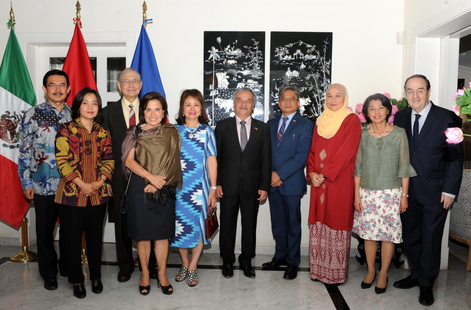 ky niem 23 nam viet nam gia nhap asean tai mexico