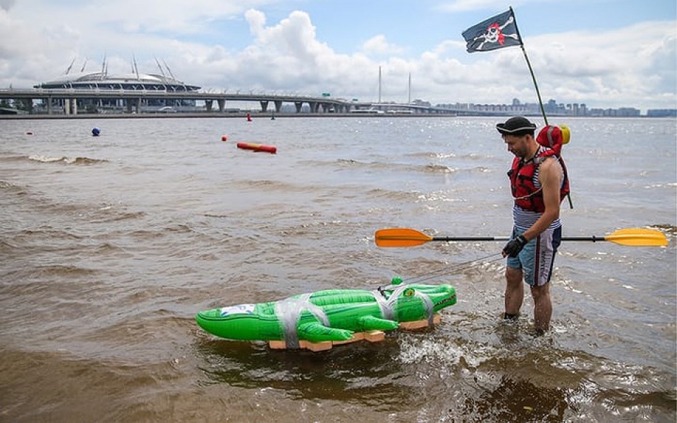 Nga: Lễ hội phao cực vui nhộn ở St. Petersburg nga le hoi phao cuc vui nhon o st petersburg