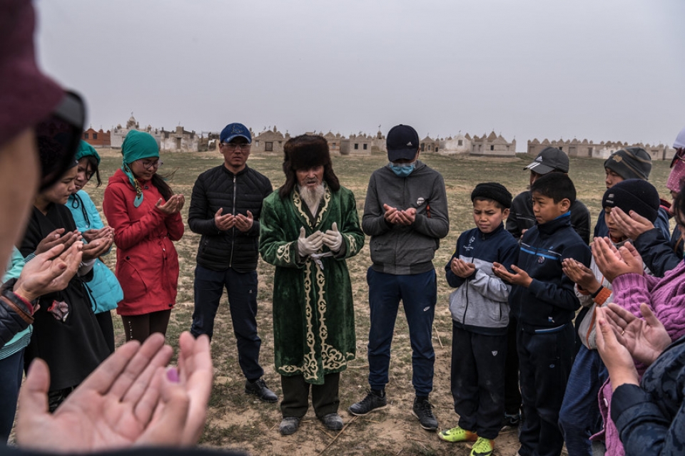 bien kin can kho thi tran cang tap nap khach du lich