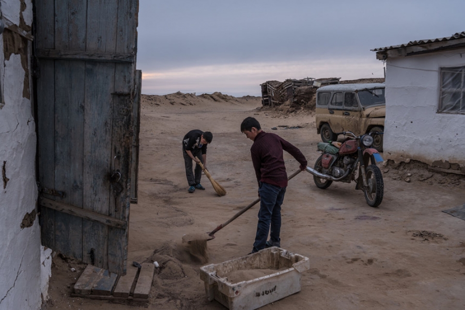 bien kin can kho thi tran cang tap nap khach du lich