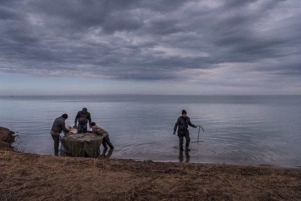 bien kin can kho thi tran cang tap nap khach du lich