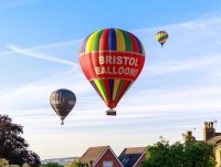 quay nguoc thoi gian tham gia cuoc dua xe co tu giua the ky 20