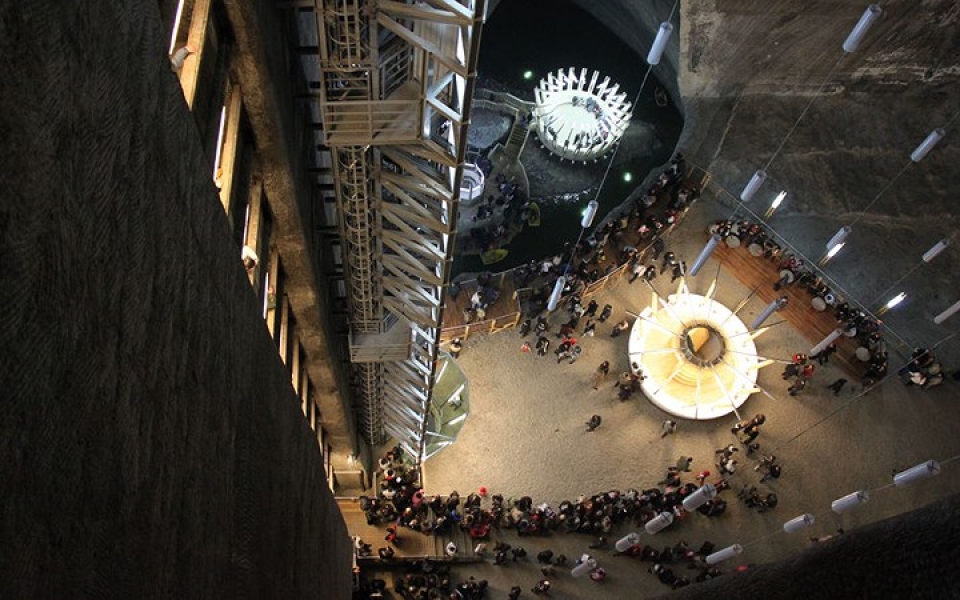 nhung cong vien giai tri theo chu de ky thu khap the gioi