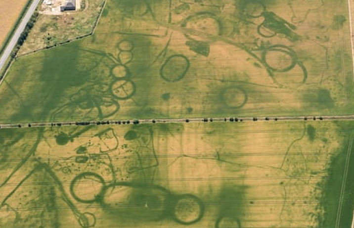 Nắng nóng giúp các nhà khảo cổ Anh phát hiện nhiều di tích cổ