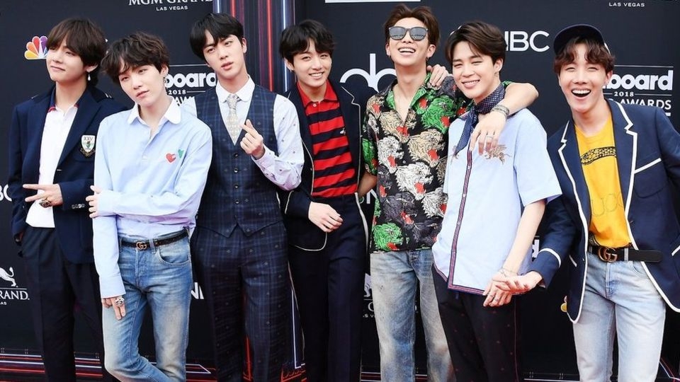 ban nhac k pop bts danh bai ky luc mang cua justin bieber