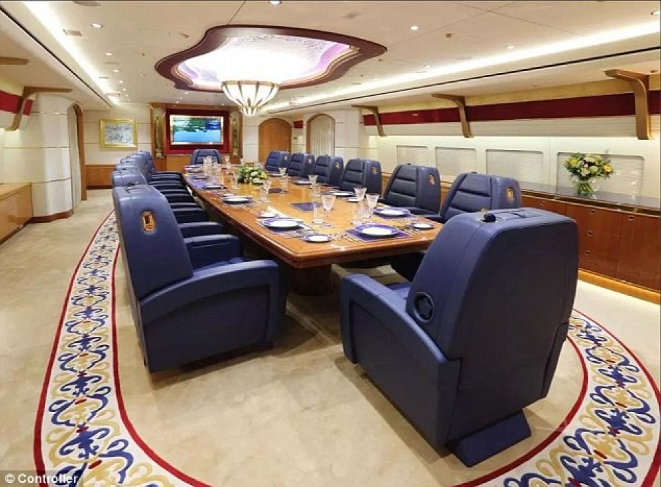 ben trong chuyen co tri gia gan 640 trieu usd cua hoang gia qatar