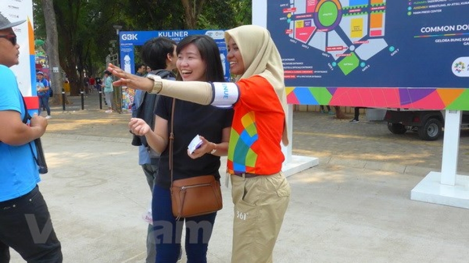 asiad 2018 doi quan ao do cam nhung nu cuoi va nhiet huyet